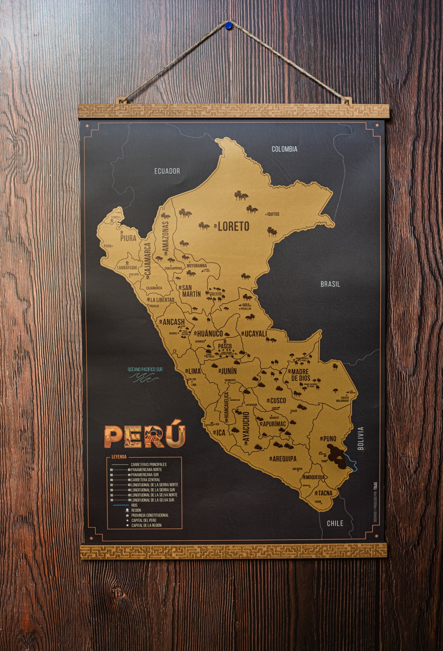 Mapa del Perú para raspar, color negro y dorado (+ Marco de madera adhesivo)